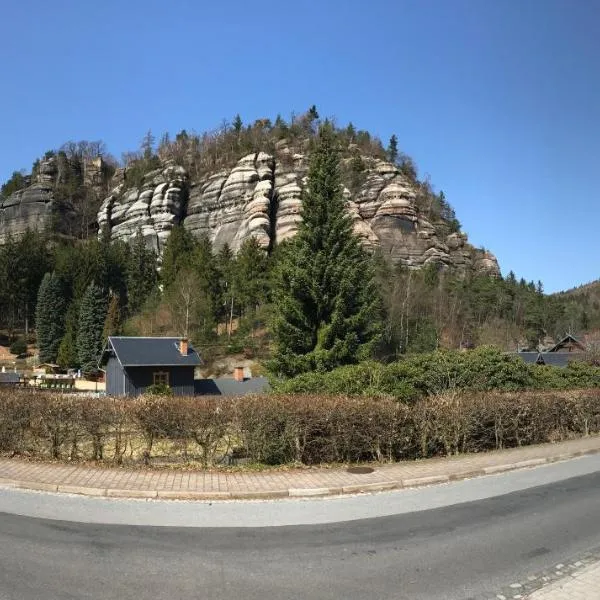 Hotel am Berg Oybin garni，位于奥伊宾的酒店