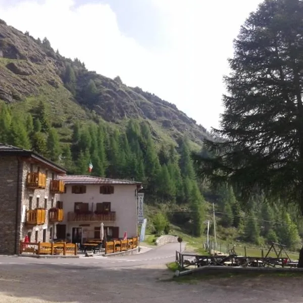 Albergo Passo Mortirolo, hotel u gradu 'Monno'