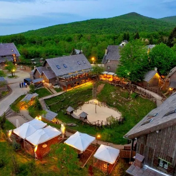 Ethno Houses Plitvice Lakes Hotel, ξενοδοχείο σε Plitvica selo