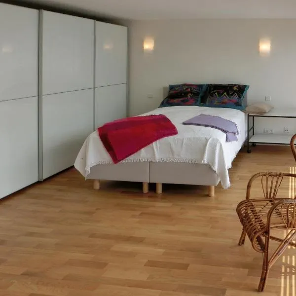 Modernes, sonniges Appartement im Herzen von Düsseldorf, Hotel in Düsseldorf