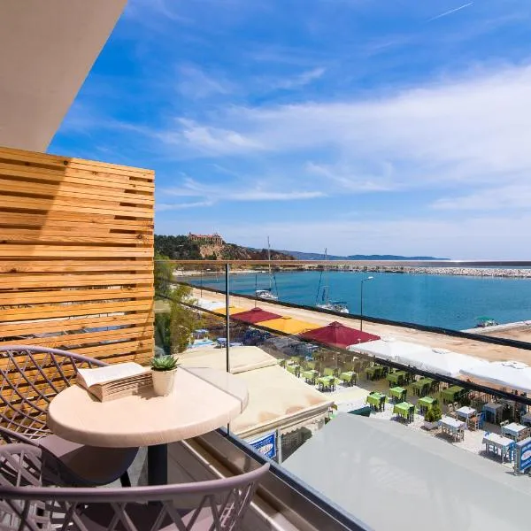 Molos Hotel, hotel sa Limenaria