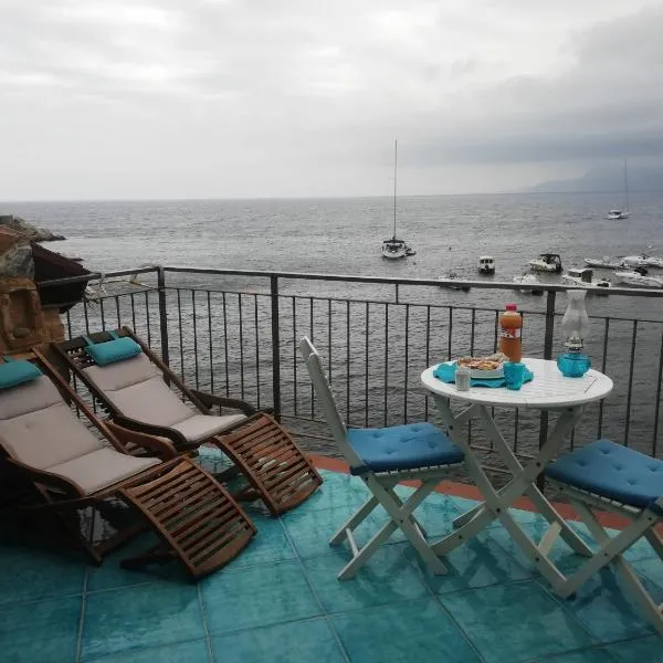 Casa il Soffio di Eolo โรงแรมในชิลลา