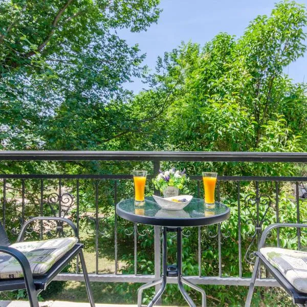Beach & park Apartment, hotel in Kaštela