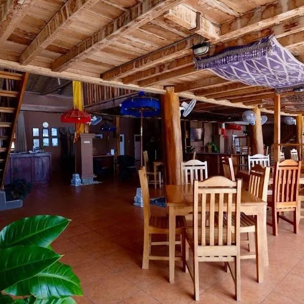 Mario Hotel and Cafe, hôtel à Weetebula