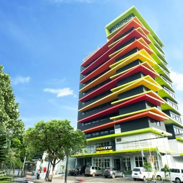 MaxOneHotels at Dharmahusada Surabaya, Hotel in Surabaya