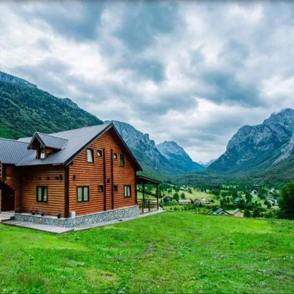 Moonlight House, hotel in Vusanje