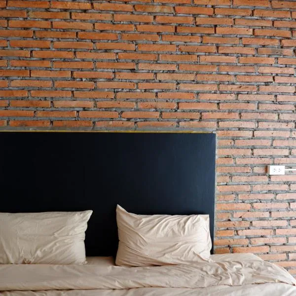 Black Elephant Boutique, hotel in Suratthani