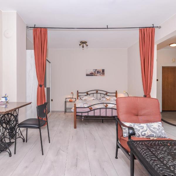 Visit Sofia | Macedonia Square Central Apartment