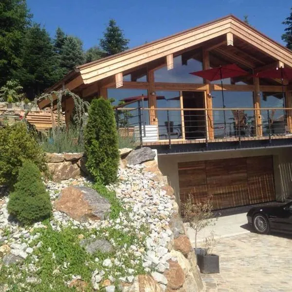 Chalets in der Forststraße, hotel in Miltach