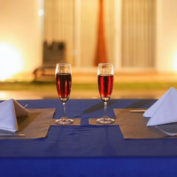 White Rose Beach Resort, ξενοδοχείο σε Marawila