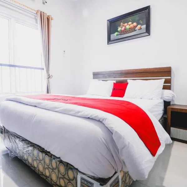 RedDoorz near Hermes Place Polonia Medan, hotel en Medan