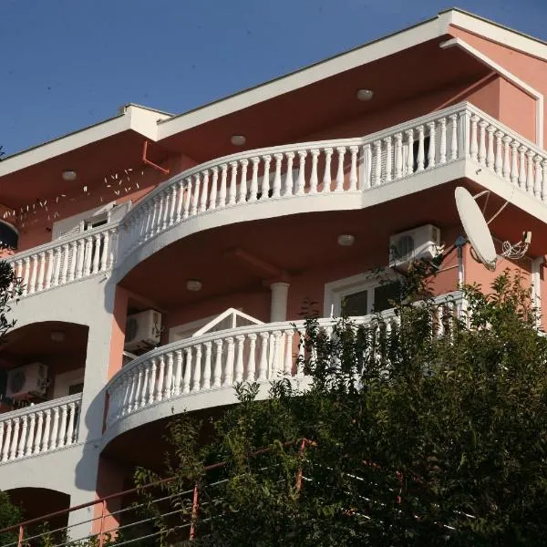 Omega Apartments, hotel v destinaci Ulcinj