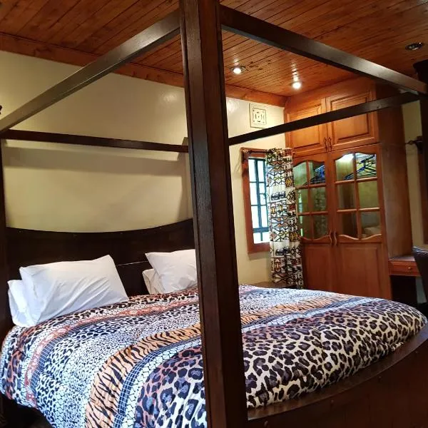 Ngomongo、ナニュキのホテル