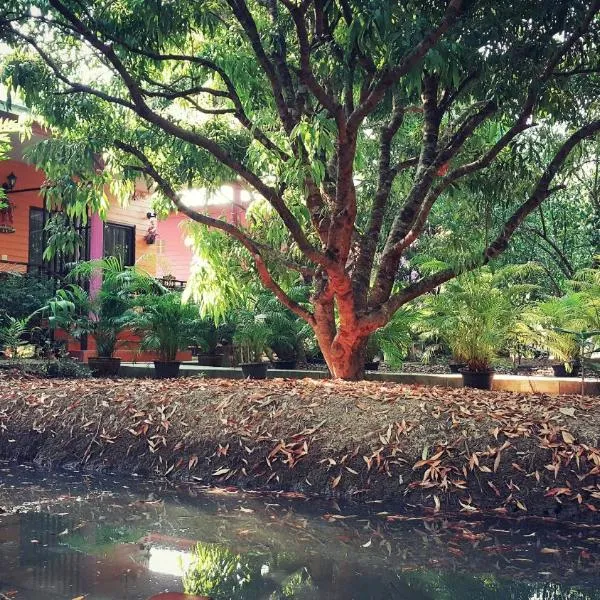 Warakorn Baansuan Amphawa, hotel a Amphawa