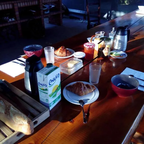 Chambre d'hotes des Poisets, hôtel à Crotenay