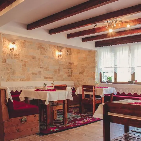 Friends' Guesthouse & Hostel, ξενοδοχείο στο Αργυρόκαστρο