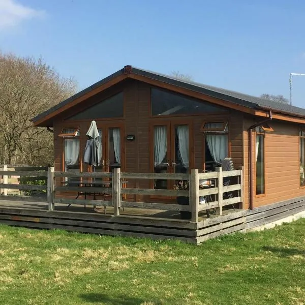 Cackle hill lakes、Biddendenのホテル