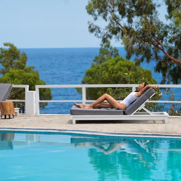 Akra Morea Hotel & Residences: Monemvasia şehrinde bir otel