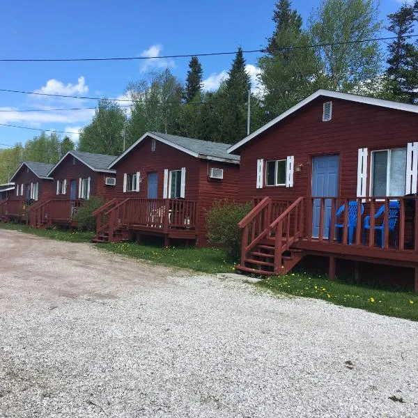 Lush's Cottages, hotel a Cormack