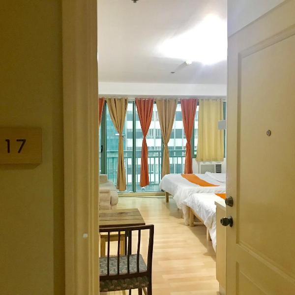 GREENFIELD studio w/ 2 queen across Shangrila, Manila