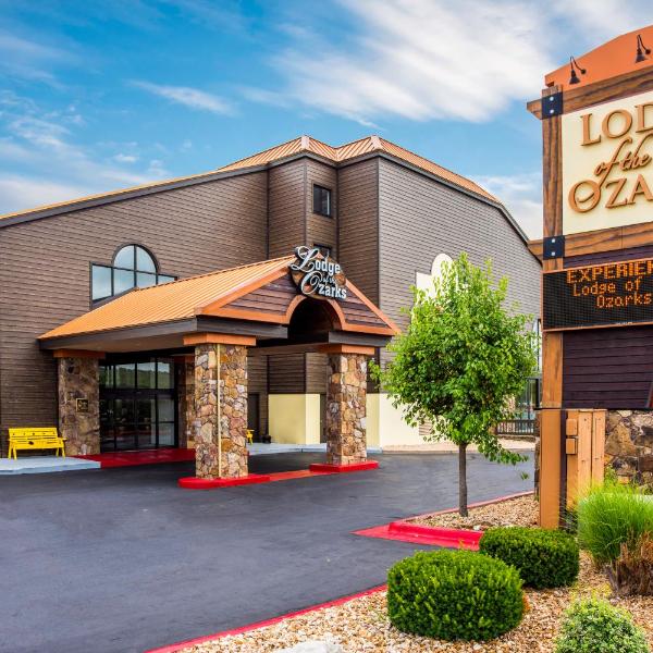 Lodge of the Ozarks, Брэнсон