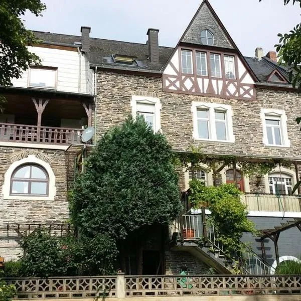 'Ferienhaus Mosel' mit kostenfreien ÖPNV-Ticket, hotel v destinaci Ürzig