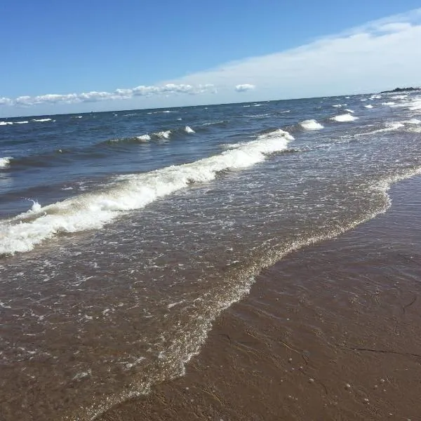 Seaside chalet,Aboiteau beach cottage rentals,cap pele, hôtel à Cap-Pelé