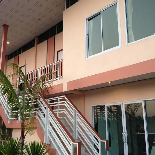 Siriburi Resort, hotel in Khanom