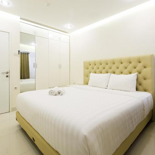 1BR The Wave Apartment near Kota Kasablanka By Travelio