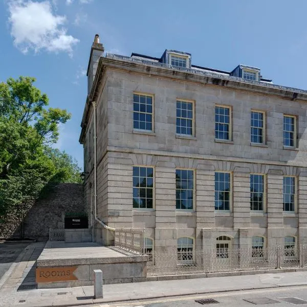 Admiral's House by Maison Pierre, hótel í Plymouth