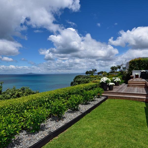 Luxury house with Clifftop Seaview