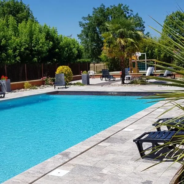 Logis Hotel Archambeau, Hotel in Thonac