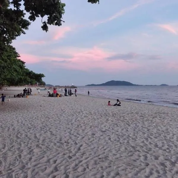 Auberge de la Plage, hotel in Kep