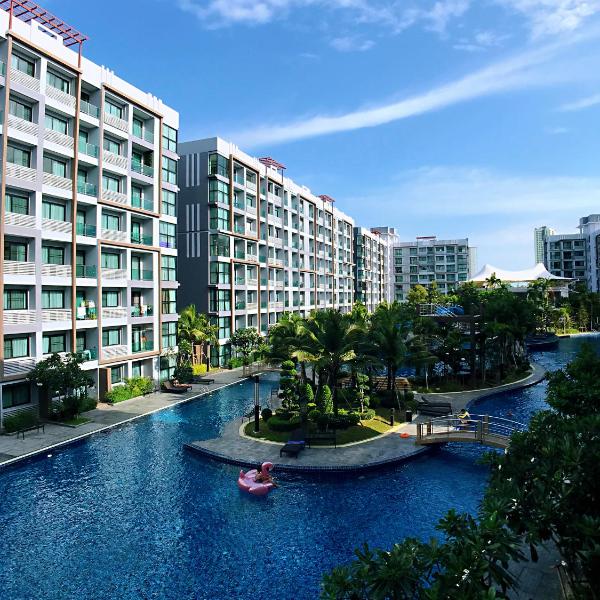 Dusit Grand Park Pool View Room