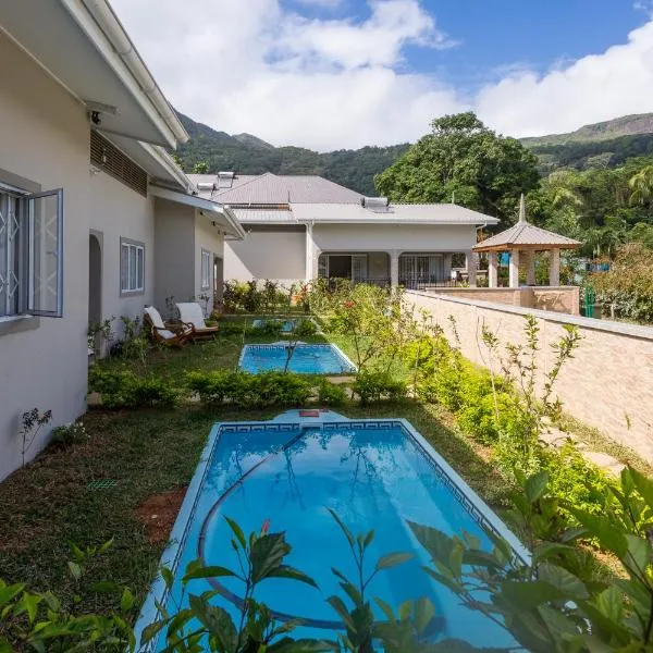 Beau Vallon Villa Chalets, hotel in Beau Vallon