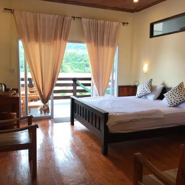 Riverview Bungalows & GH、Muang Ngoyのホテル