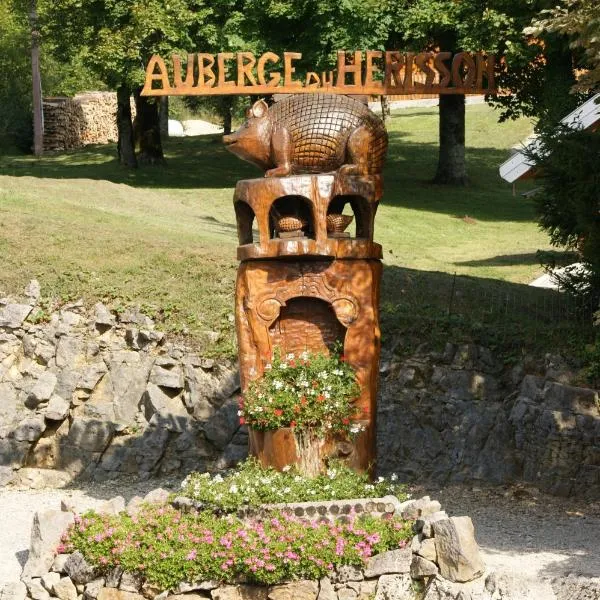 Auberge du Hérisson, ξενοδοχείο σε La Chaux-du-Dombief