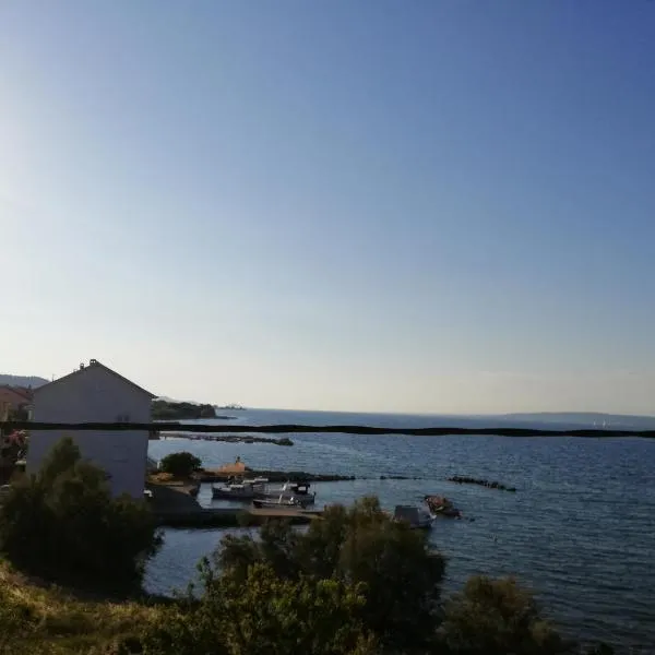 Apartmani Marija，位于Otok Pašman的酒店
