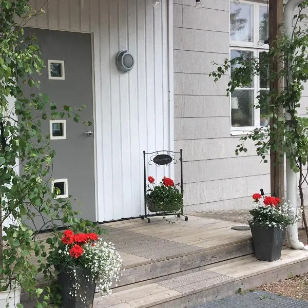 Stor lägenhet i Elofstorps Missionshus, Hotel in Kristinehamn