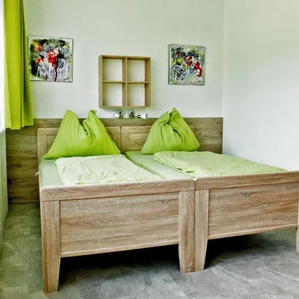 Pension Waldesruh, hotel u Lincu