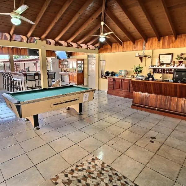 Hotel Garant & Suites, hotel sa Boca Chica