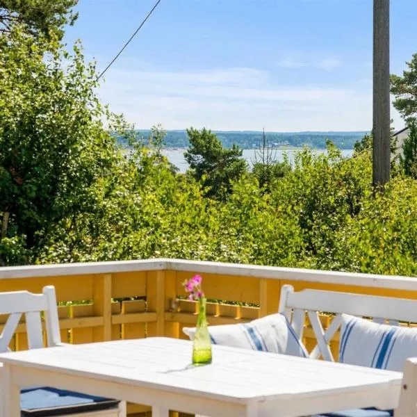 Teibernveien 86, Larkollen (Rygge, Norways), hotel in Rygge