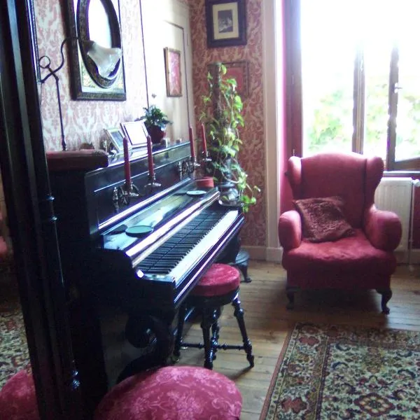 la Ganse Blanche, ξενοδοχείο σε Usson-en-Forez