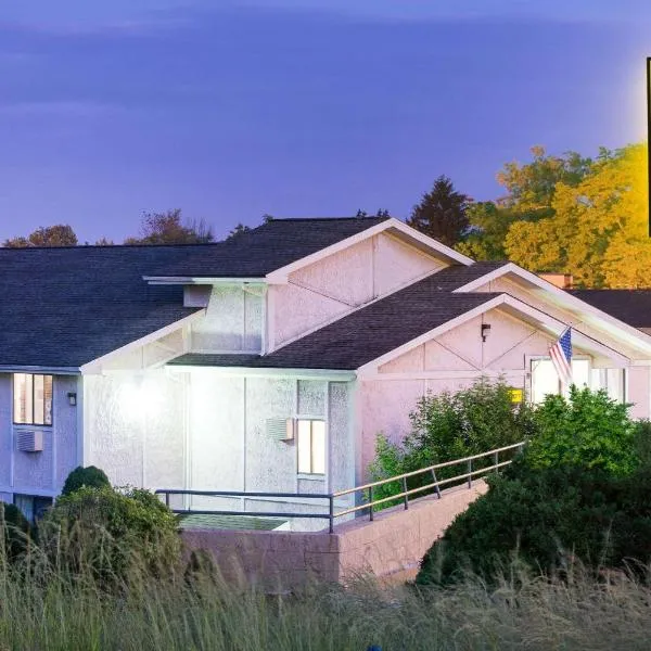 Super 8 by Wyndham Pittsburgh PA Airport-University Area, hotel in Moon Township