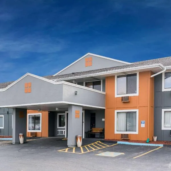 Super 8 by Wyndham Rochester Mayo Clinic Area, hotel in Rochester