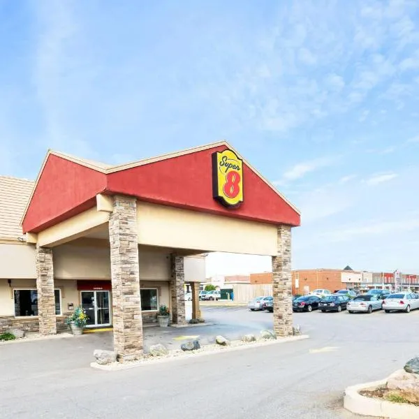 Super 8 by Wyndham Cambridge/Kitchener/Waterloo Area, hotel em Cambridge
