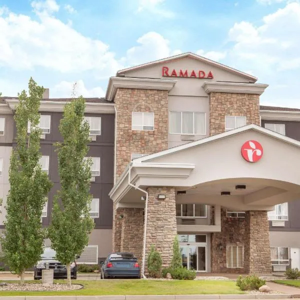 Ramada by Wyndham Camrose: Camrose şehrinde bir otel
