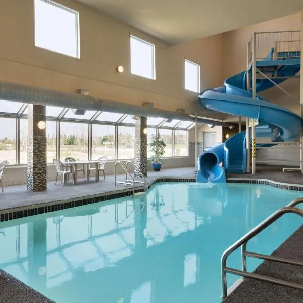 Days Inn by Wyndham Regina Airport West, khách sạn ở Regina