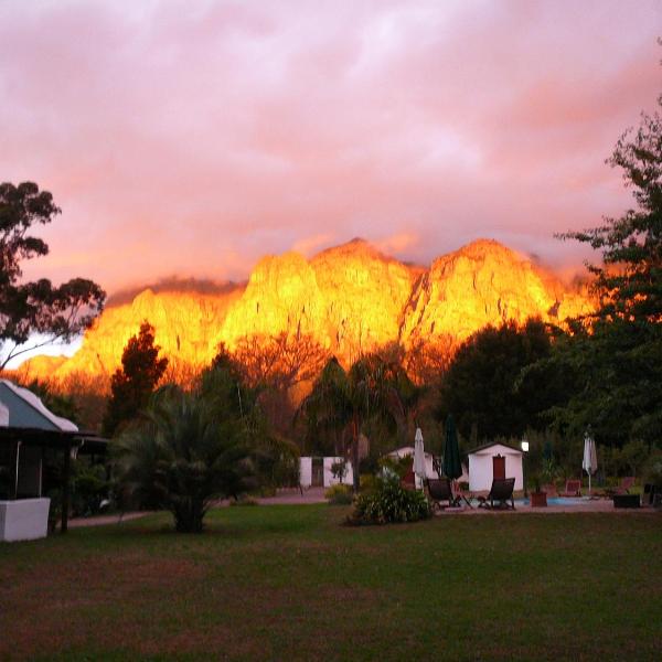 Orange-Ville Lodge & Guesthouse