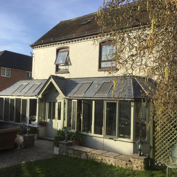 Henwick house accommodation, Continental breakfast included